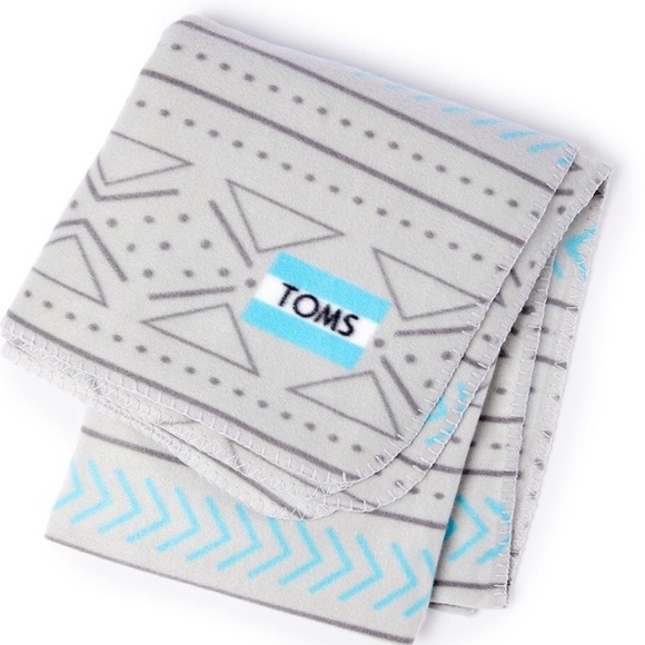 TOMS POLAR FLEECE BLANKET NEW - Picture 4 of 8